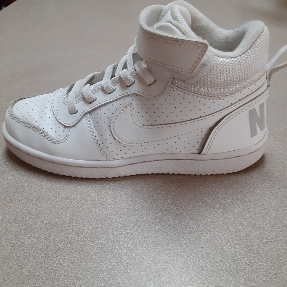 Air Force One Nike sz 13 kids